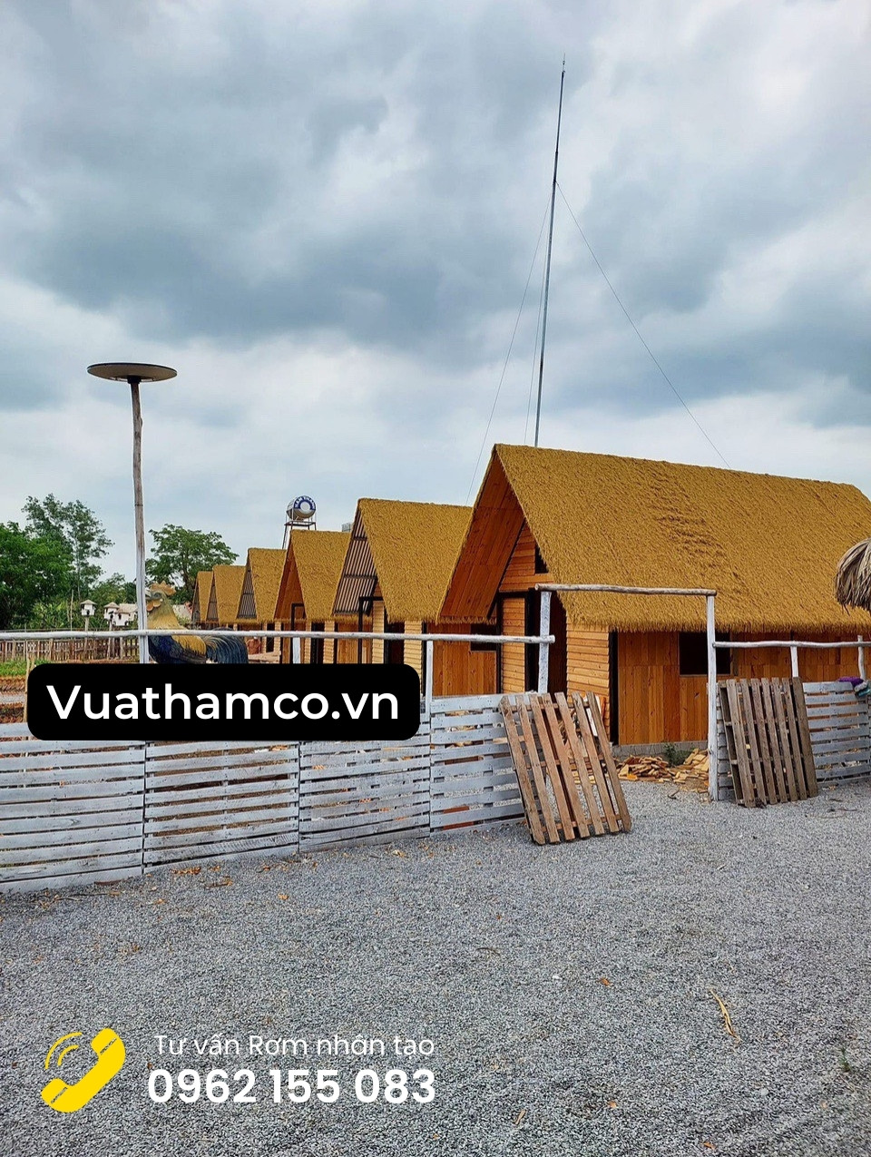 Rơm nhân tạo lợp mái khu nhà nghỉ dưỡng