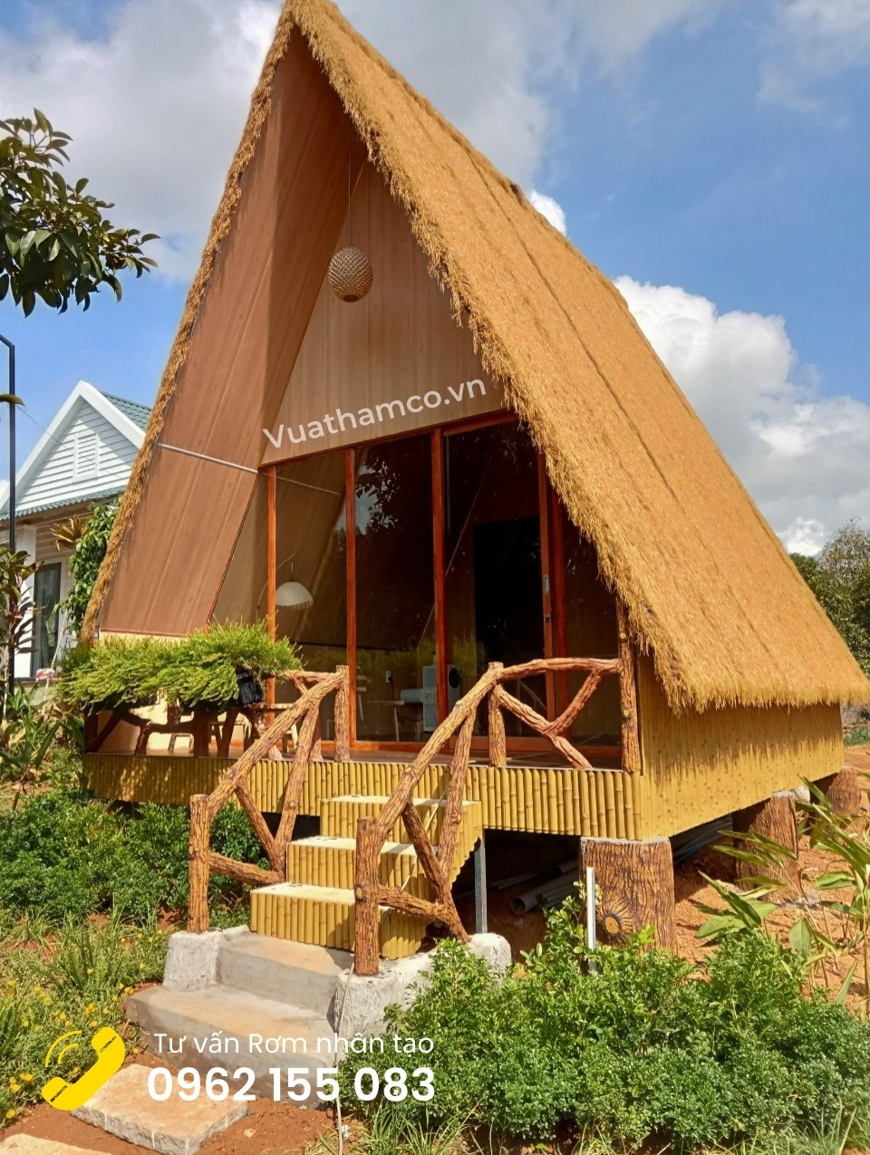 Rơm nhân tạo lợp mái nhà tại khu du lịch