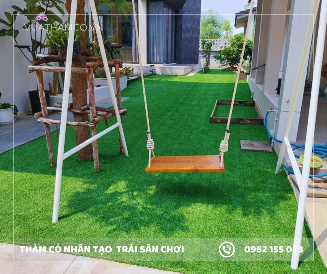 Cỏ nhân tạo trải sân chơi ở Bình Tân