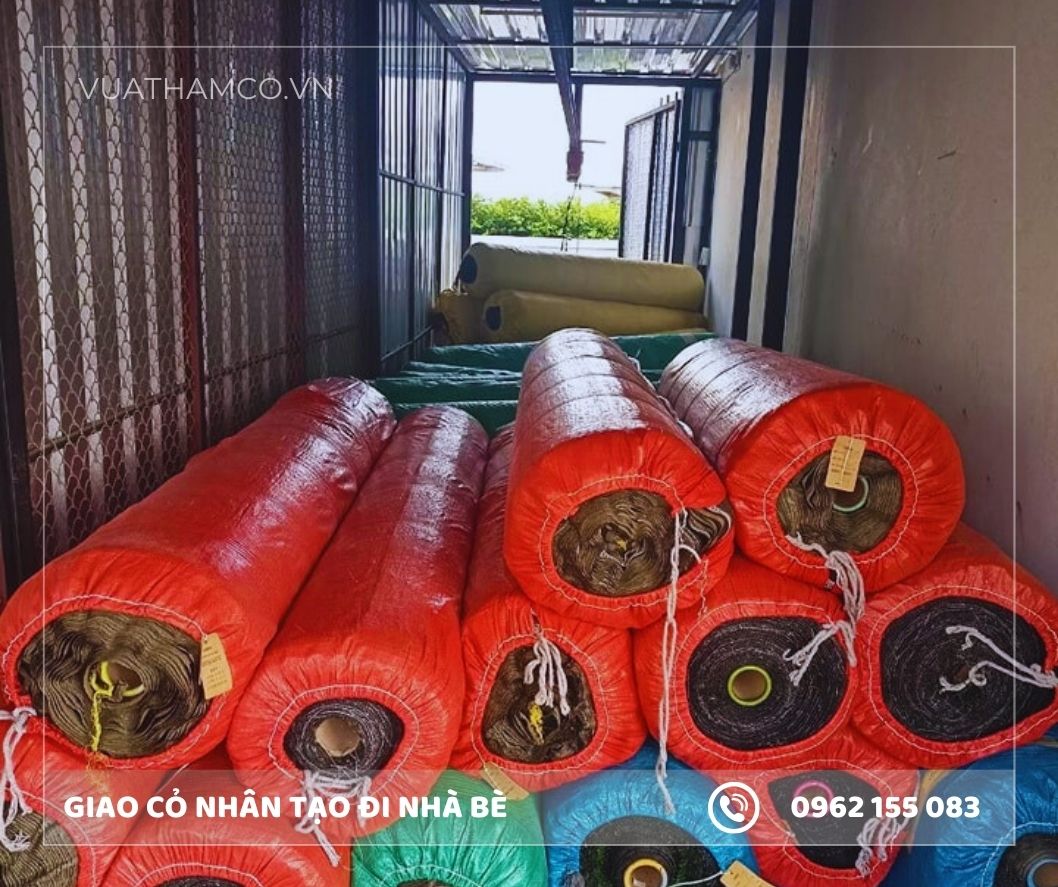 Giao hàng cỏ nhân tạo Nhà Bè
