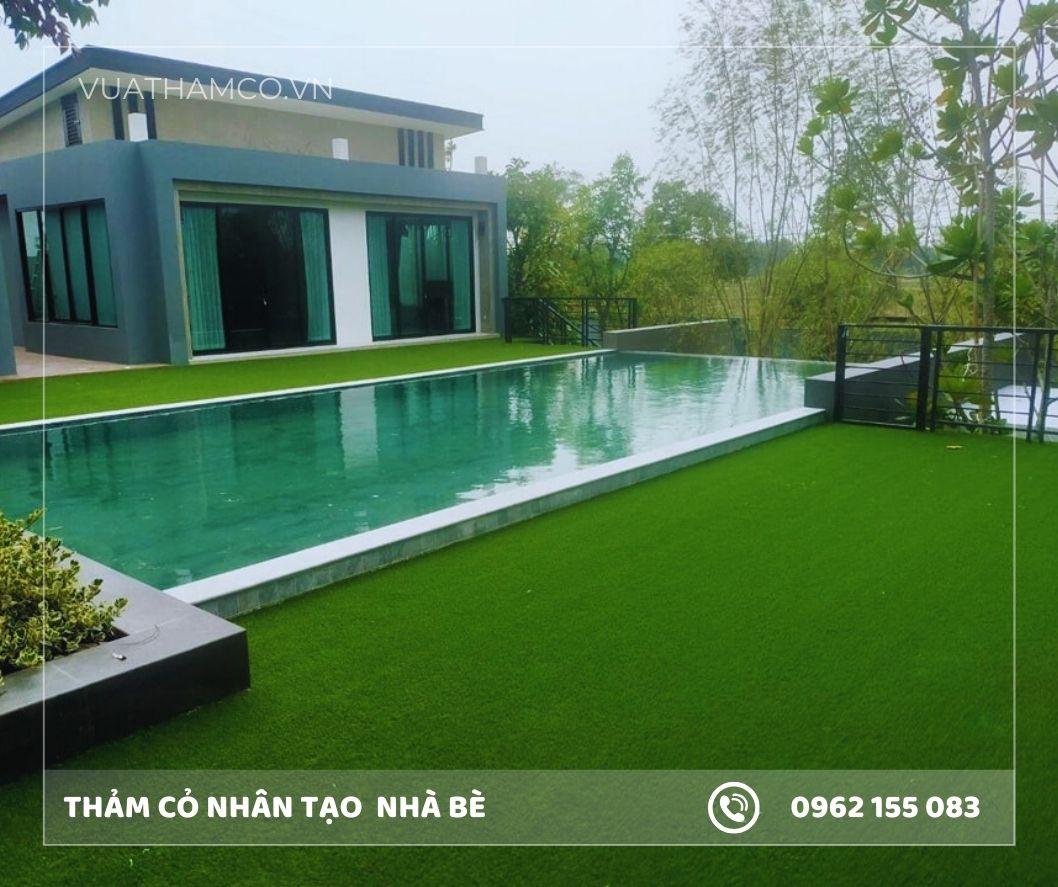 Cỏ nhân tạo làm hồ bơi ở Nhà Bè